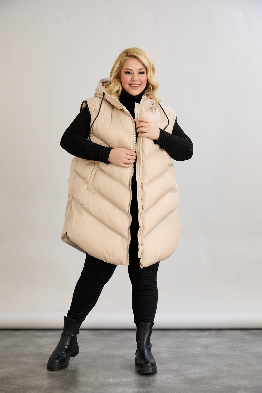 Оversize zimski prsluk s podstavom od karakula - Bež