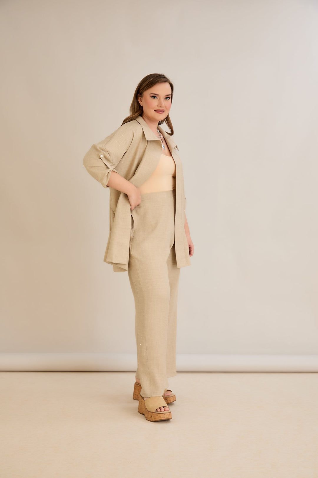 Elegantni set s ukrasnim kamenčićima - Bež