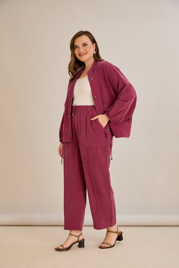 Ljetni set crni u velikim veličinama od 2 dijela: hlače + jakna.