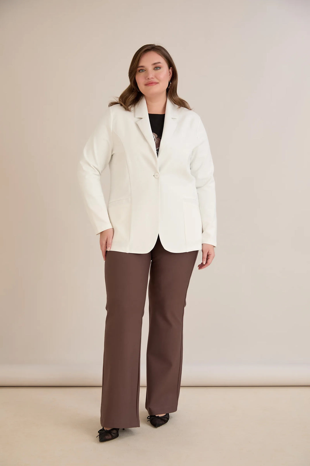 Hlače zvonolikog kroja s efektom oblikovanja