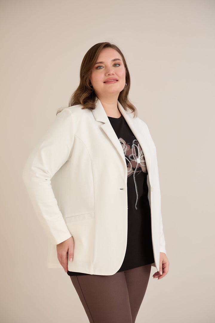 Sportsko-elegantni sako s reverom i kopčanjem – Bijeli