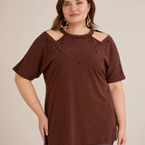 Plus size pamučna bluza s perlama i atraktivnim izrezom – Boja čokolade