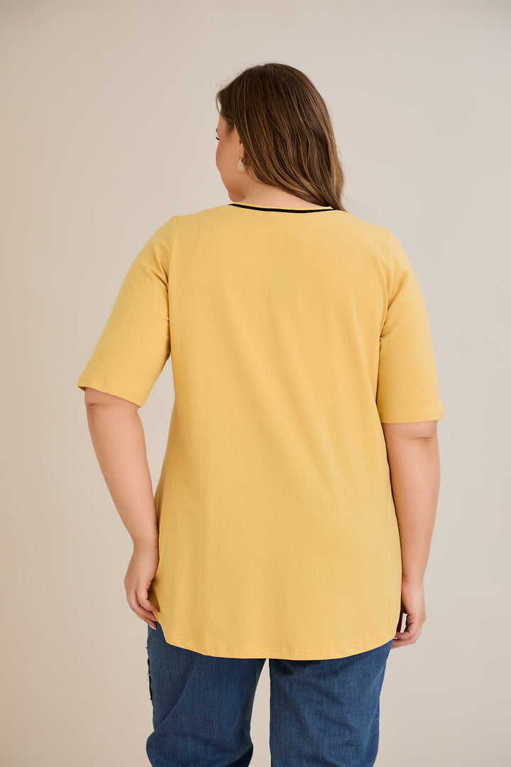 Pamučna bluza A-kroja s kontrastnim detaljima i kratkim rukavima – oker