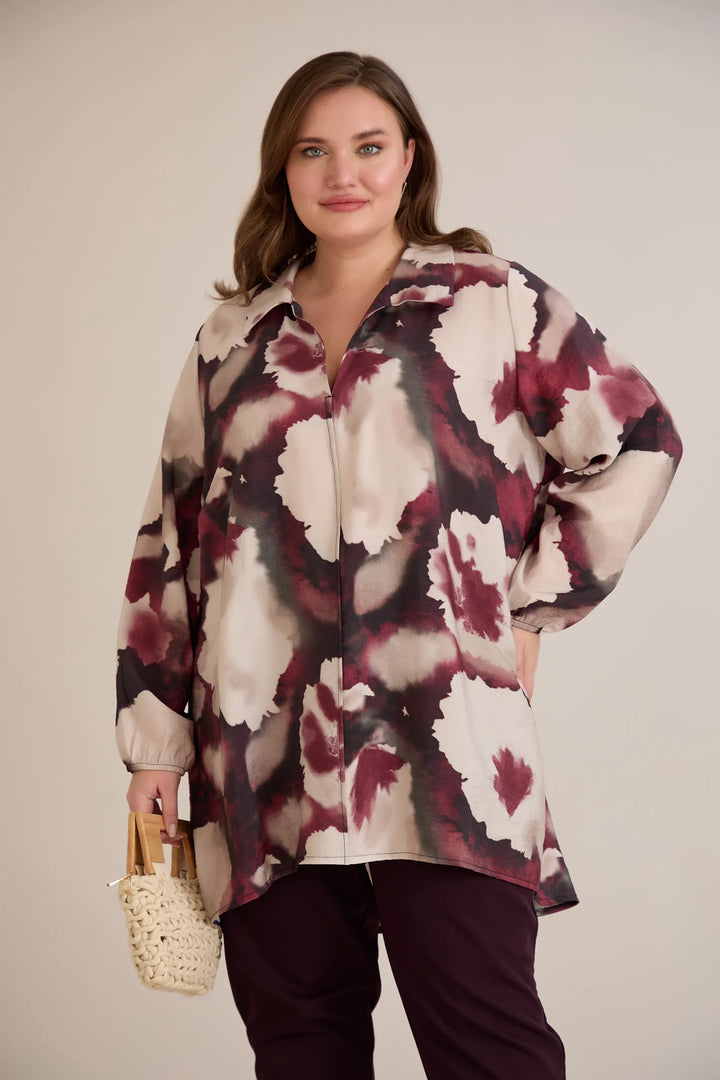 Duga lepršava košulja s apstraktnim uzorkom | veće veličine