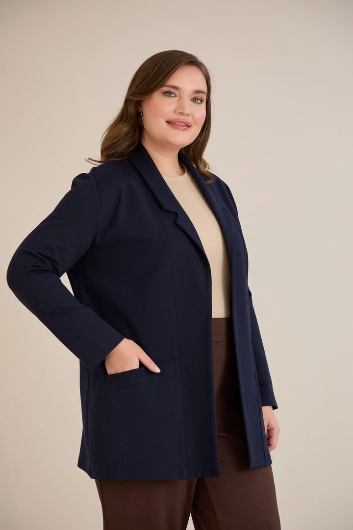 Sportsko-elegantni blejzer bez kopčanja u tamno plavoj