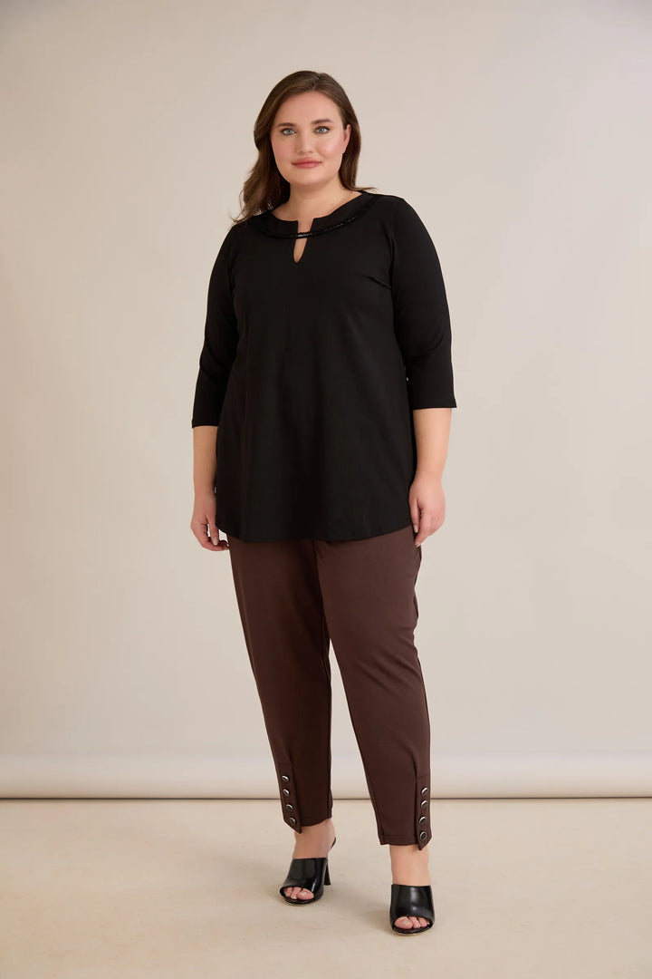 Pamučna tunika s efektivnim izrezom i srebrnim detaljem u crnoj boji