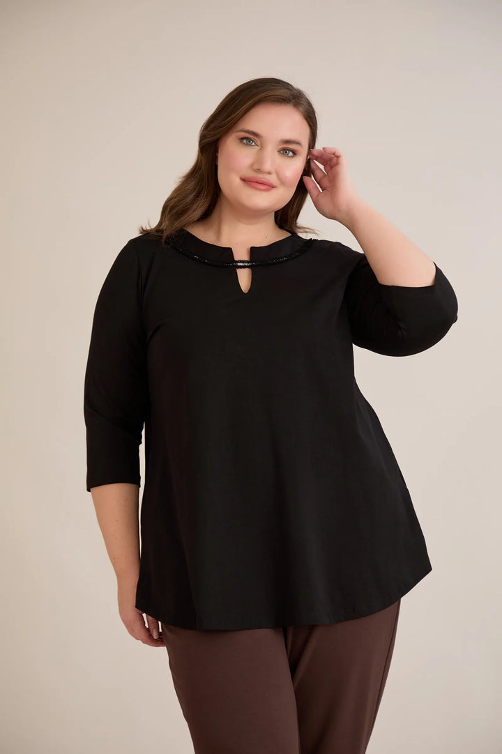 Pamučna tunika s efektivnim izrezom i srebrnim detaljem u crnoj boji