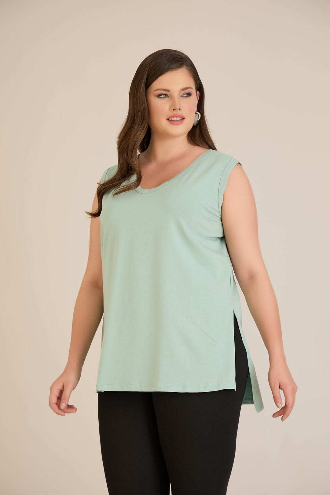 Pamučni top s atraktivnim leđima u zelenoj boji