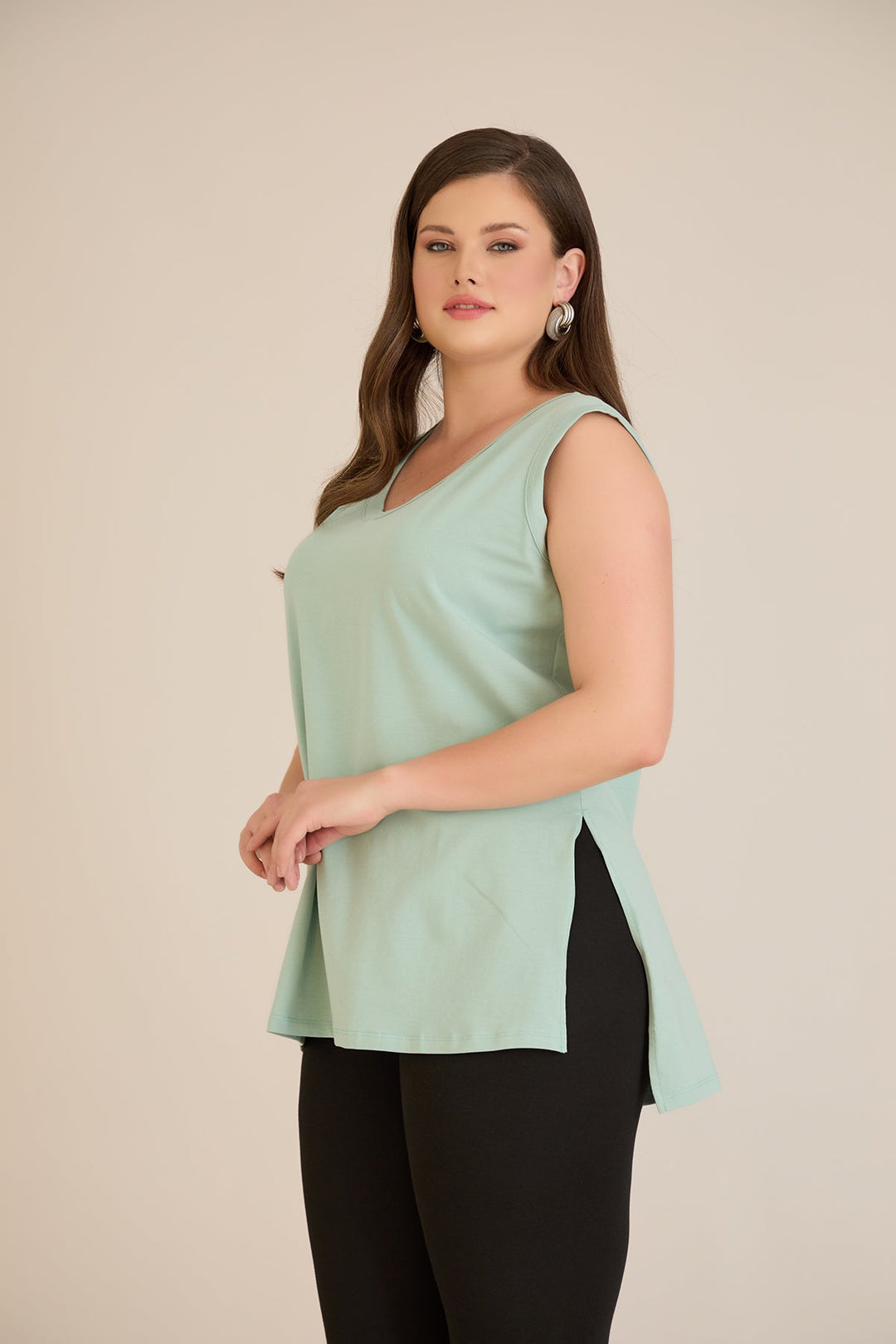 Pamučni top s atraktivnim leđima u zelenoj boji
