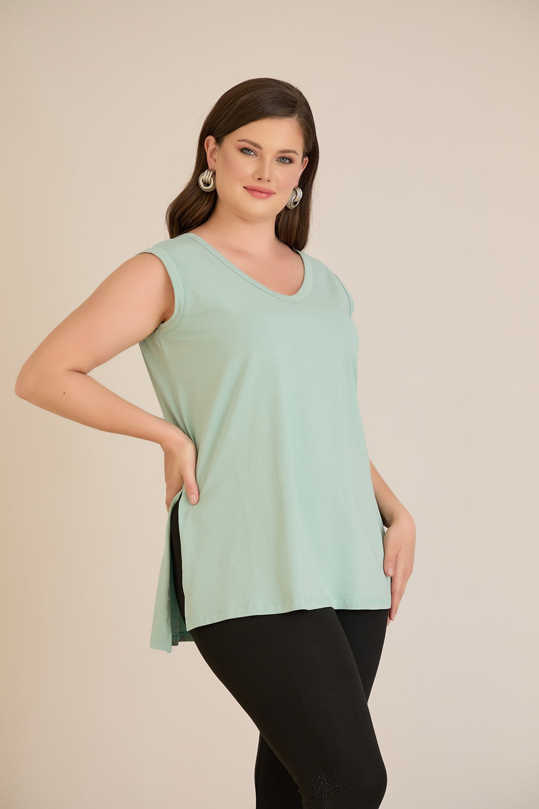 Pamučni top s atraktivnim leđima u zelenoj boji