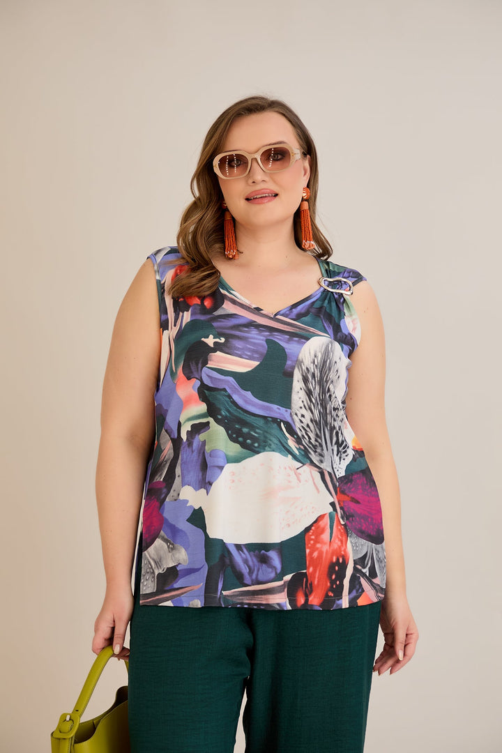 Top s ukrasom na ramenu u šarenom uzorku