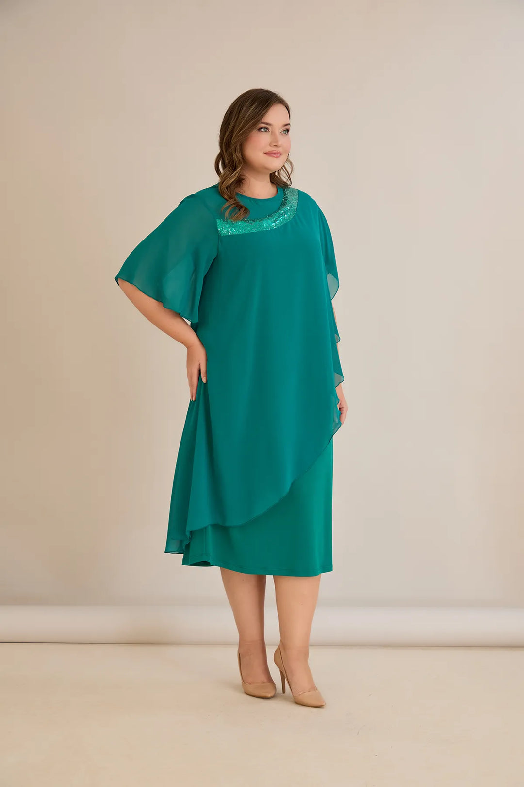Praznična haljina od šifona i šljokica u morsko zelenoj boji