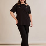 Plus size pamučna bluza s perlama i atraktivnim izrezom