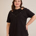 Plus size pamučna bluza s perlama i atraktivnim izrezom – Crna