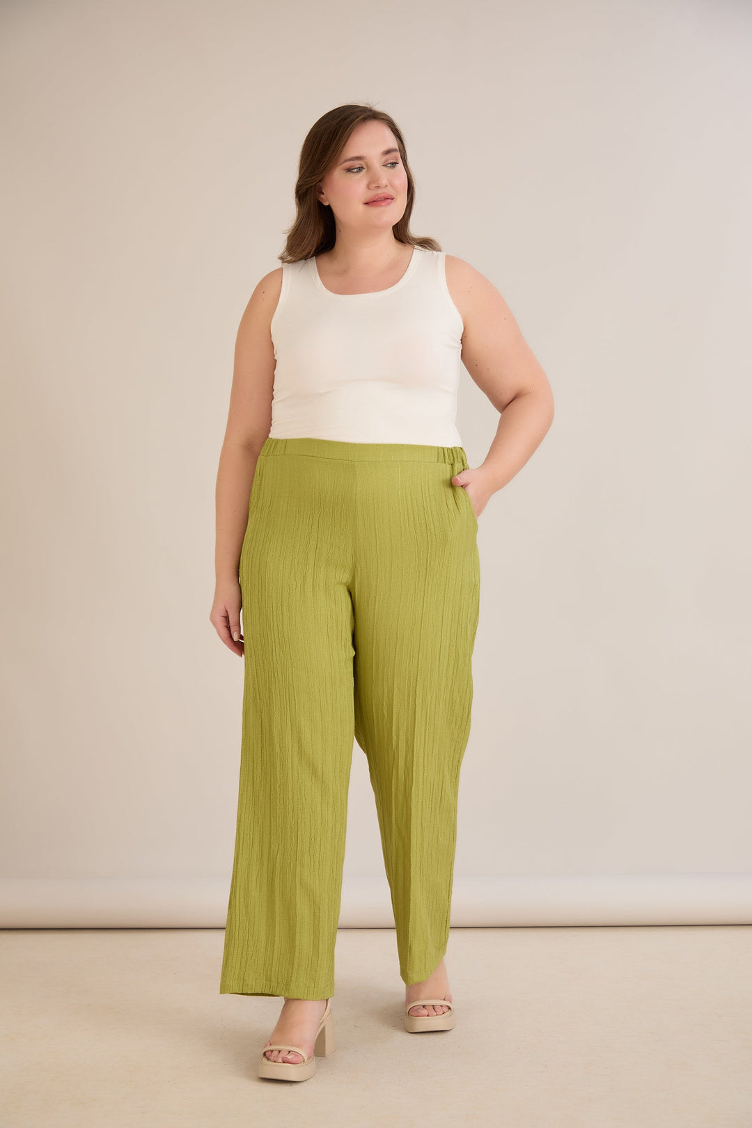 Hlače od laganog reljefnog materijala – Limeta