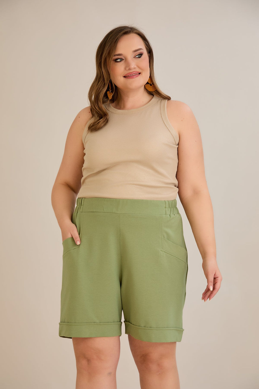 Kratke hlače dostupne u pet boja - Zelena