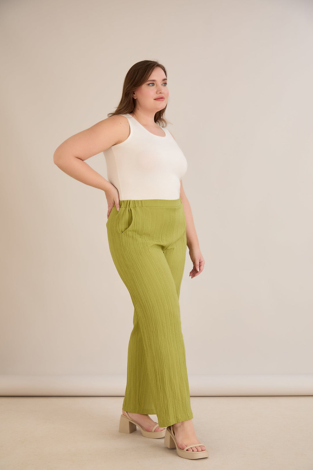 Hlače od laganog reljefnog materijala – Limeta