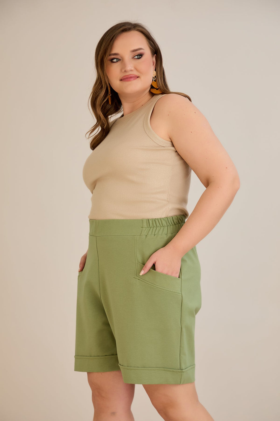Kratke hlače dostupne u pet boja - Zelena