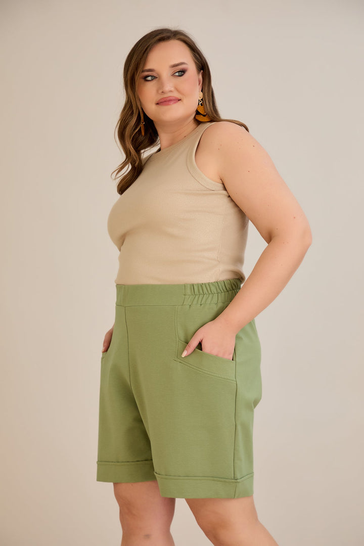 Kratke hlače dostupne u pet boja - Zelena