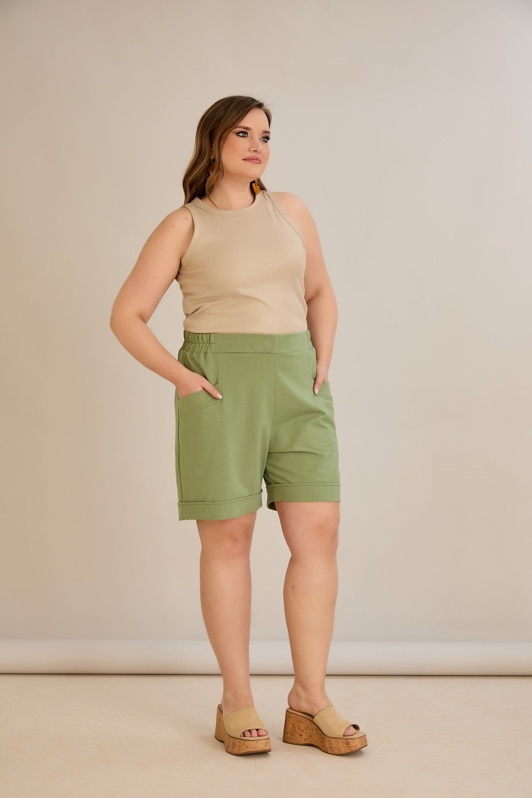Kratke hlače dostupne u pet boja - Zelena