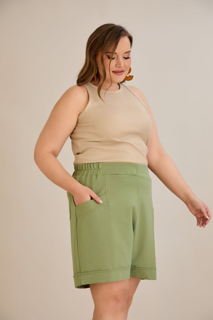 Kratke hlače dostupne u pet boja - Zelena
