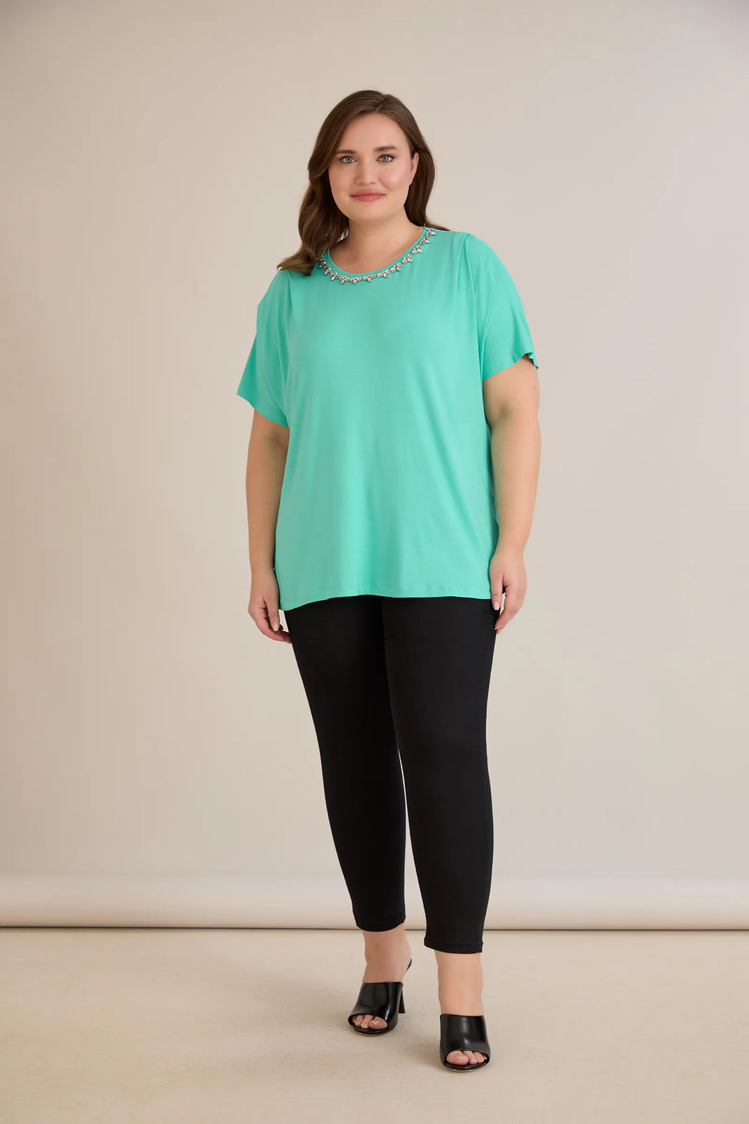 Bluza s dekoracijom od kamenčića - akva