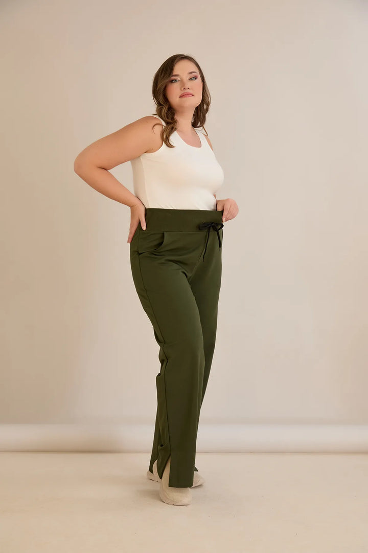 Sportske široke hlače s prorezima u kaki boji