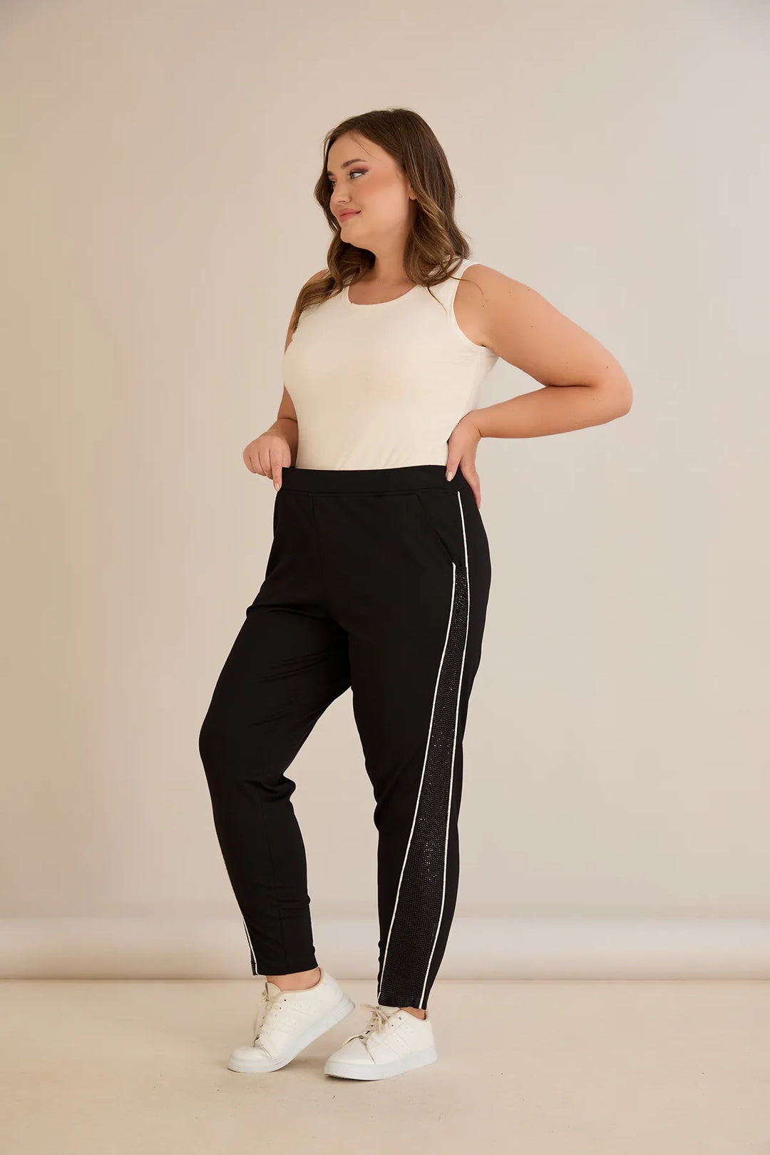 Sportske hlače s blistavim obrubom