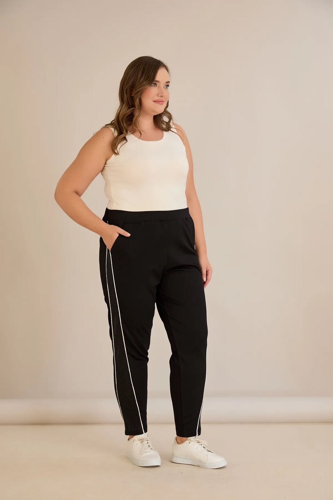 Sportske hlače s blistavim obrubom