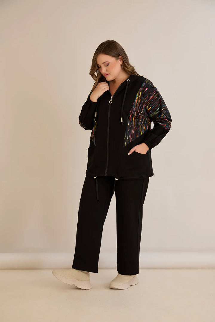 Ženski komplet od dva dijela s kolor prugastim detaljem