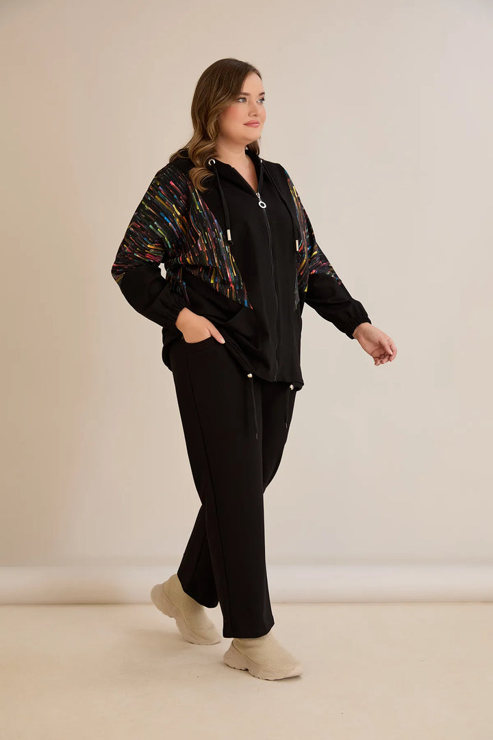 Ženski komplet od dva dijela s kolor prugastim detaljem