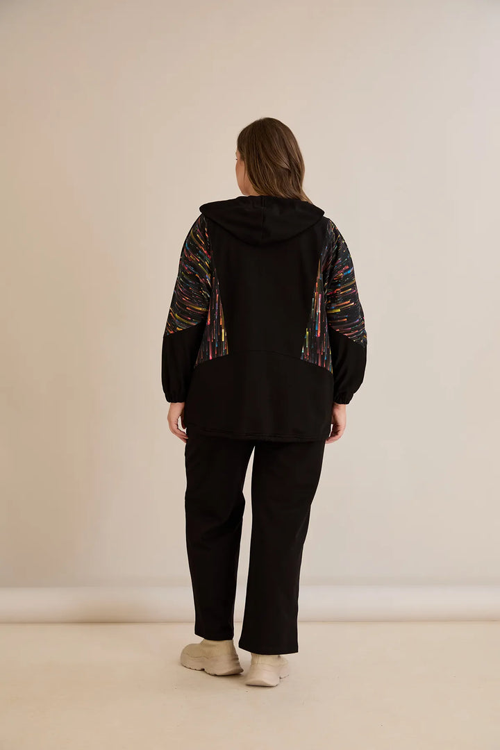 Ženski komplet od dva dijela s kolor prugastim detaljem