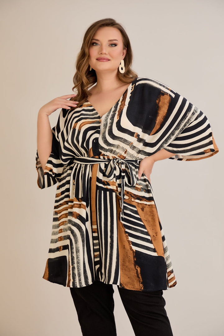 Tunika od viskoze s remenom i modernim printom - 10835