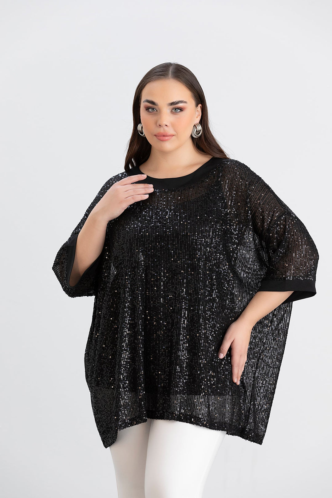 Пончо-блуза от черни пайети в големи Veličinaи