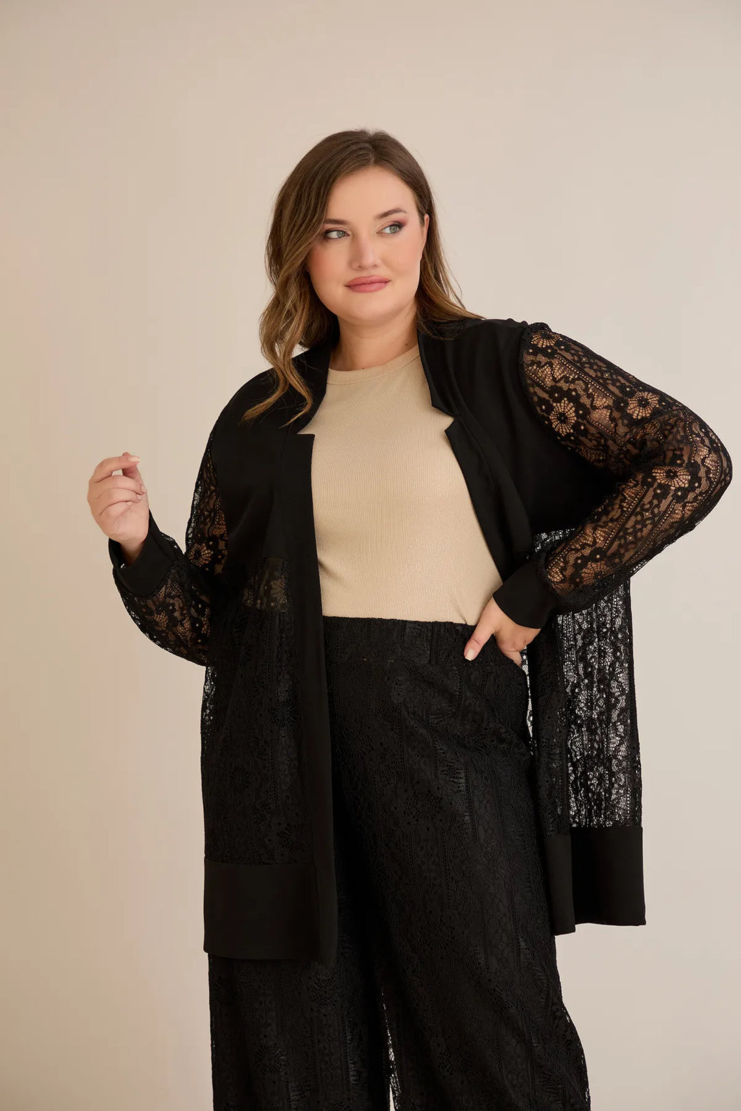 Elegantni praznični čipkani set