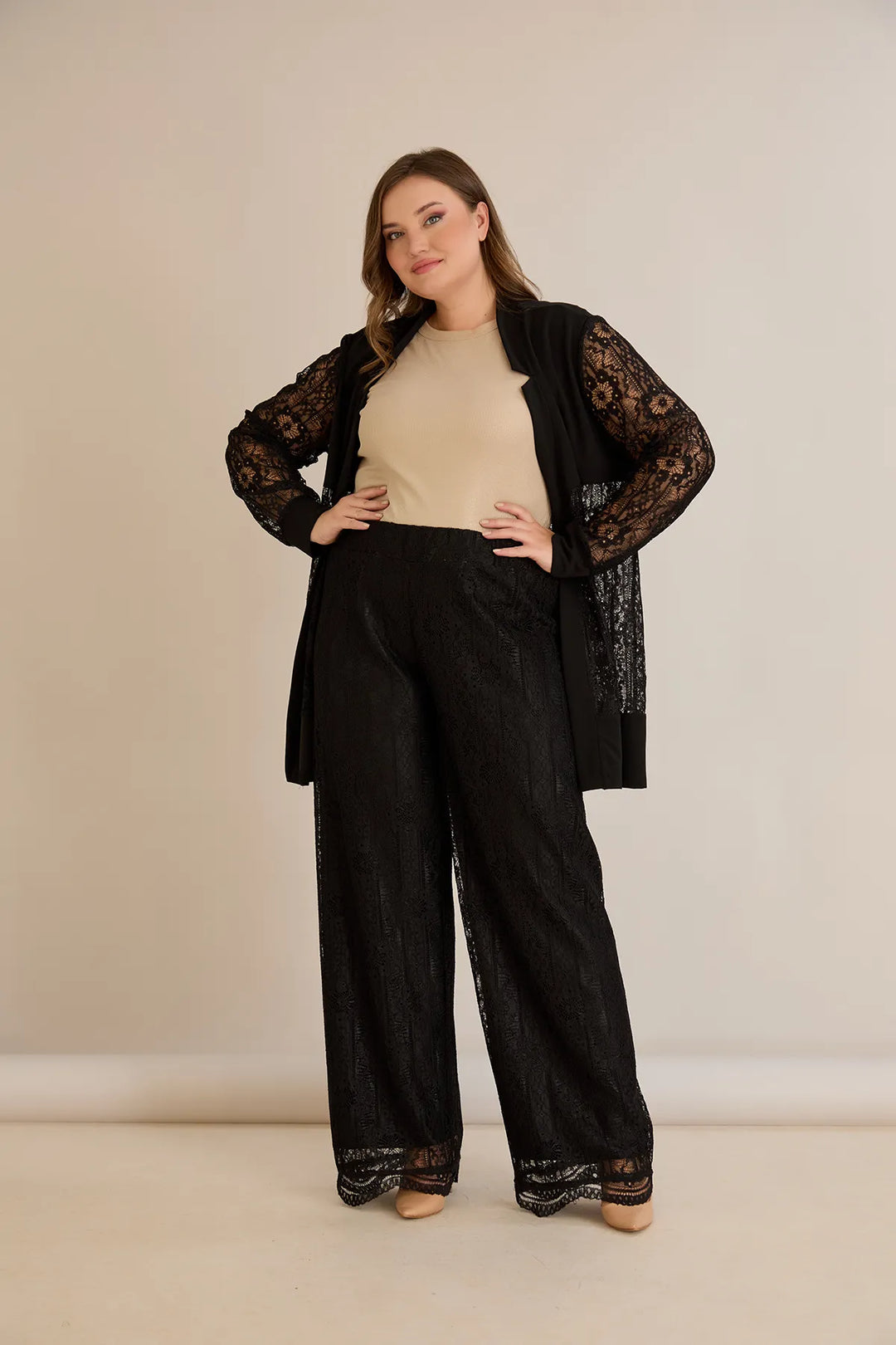 Elegantni praznični čipkani set