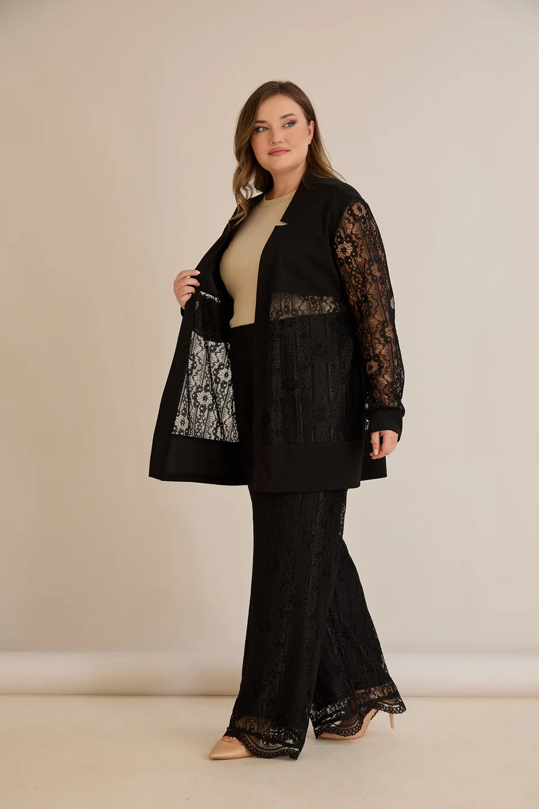 Elegantni praznični čipkani set