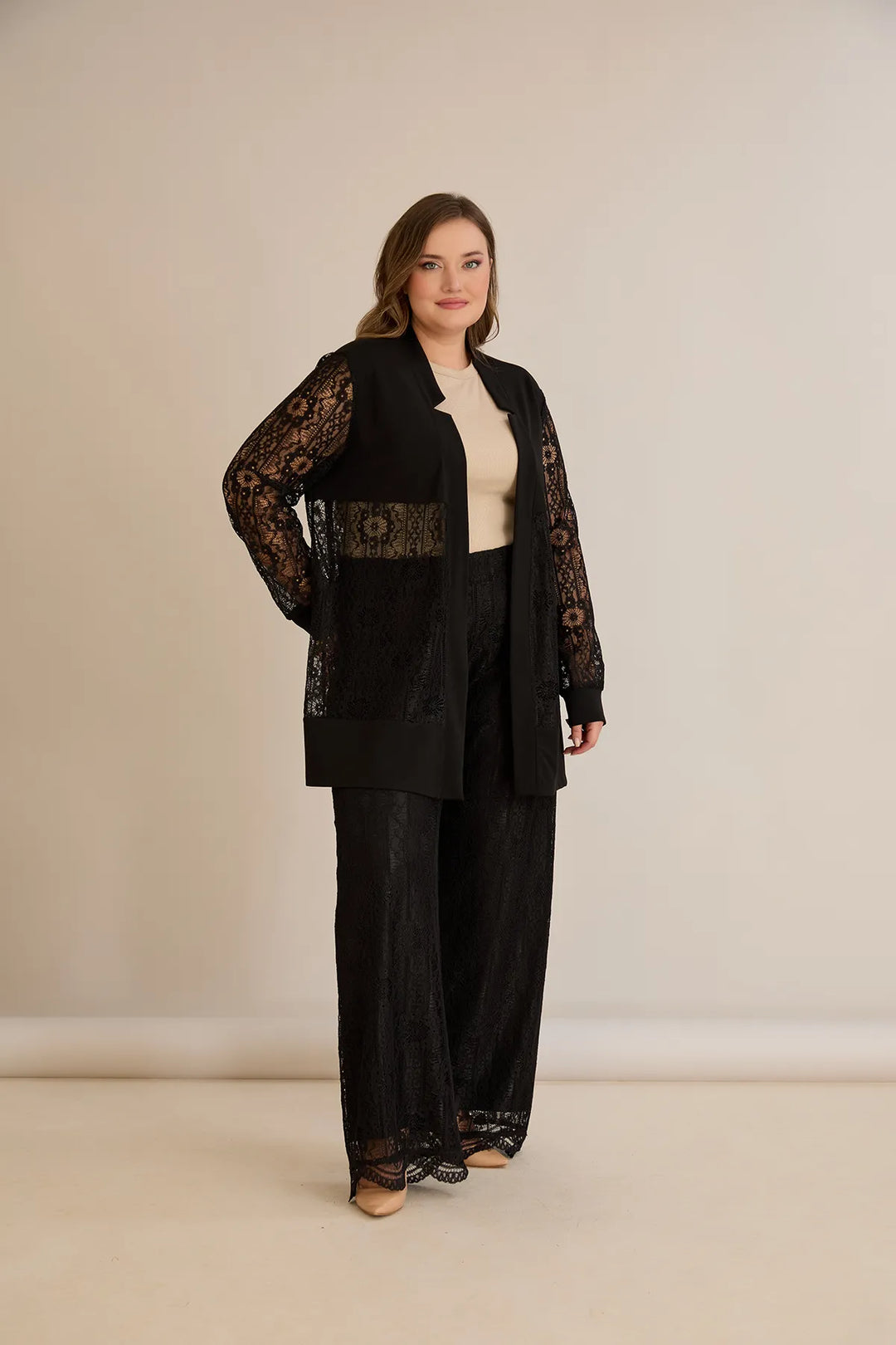 Elegantni praznični čipkani set