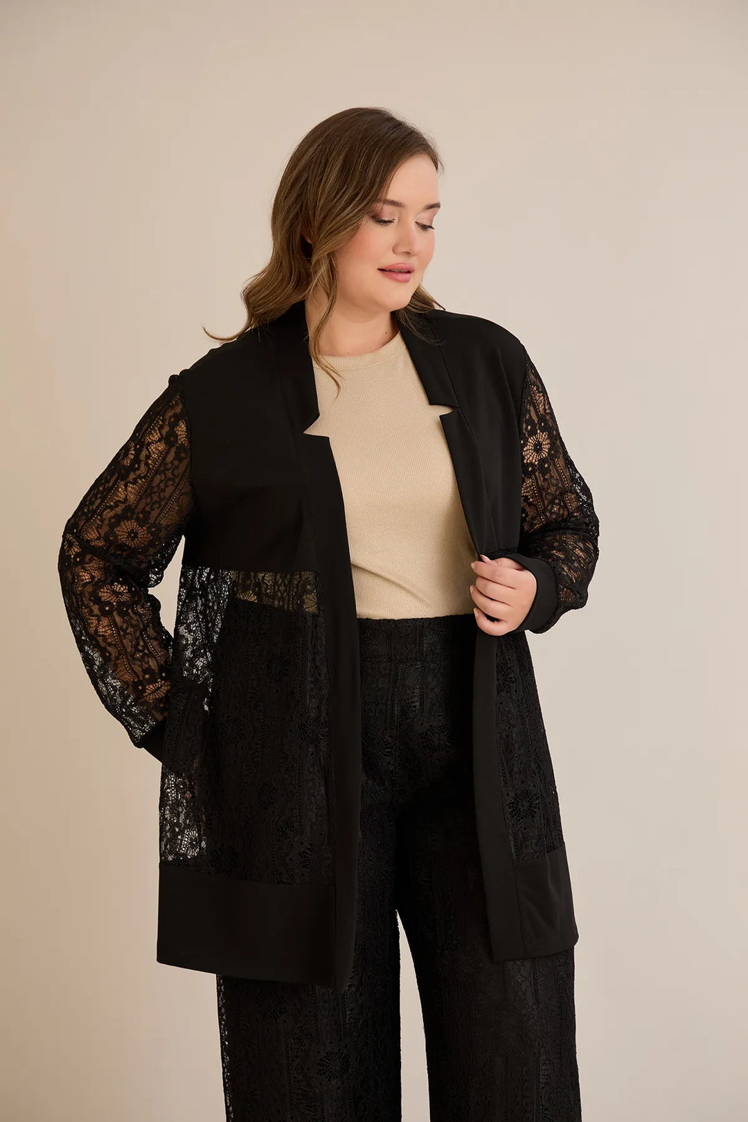Elegantni praznični čipkani set