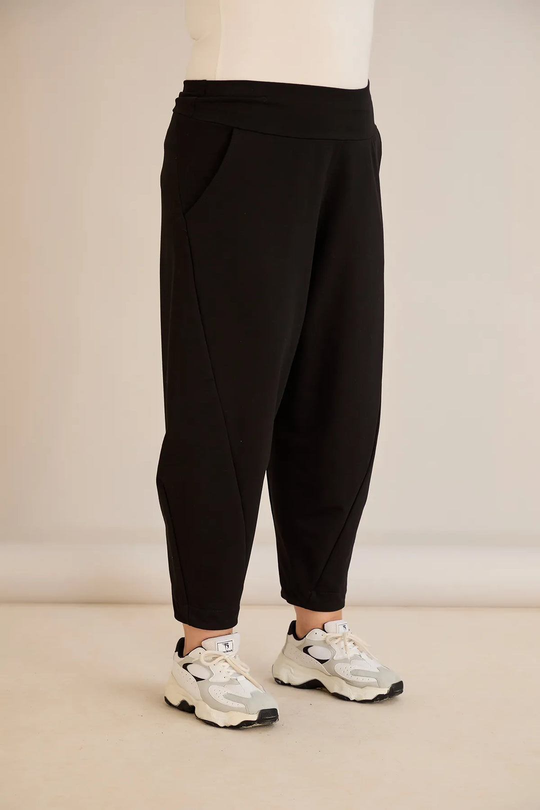 Sportske hlače barrel kroja