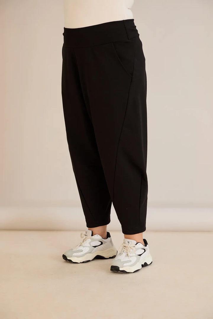 Sportske hlače barrel kroja