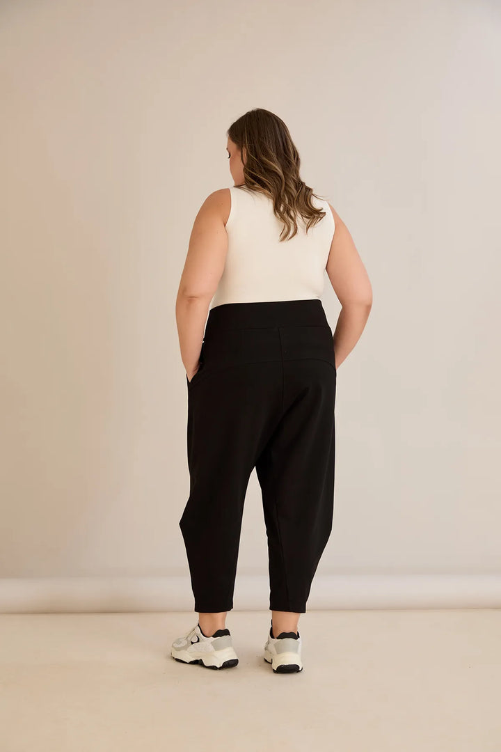 Sportske hlače barrel kroja