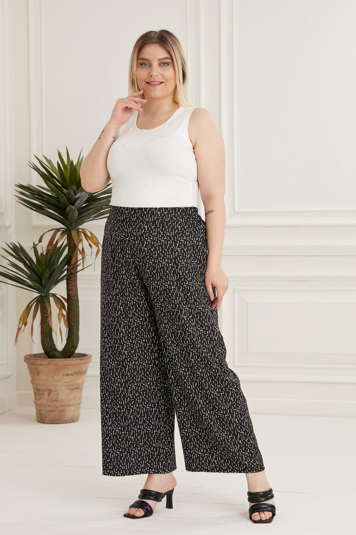 Широк панталон в големи размери на точки