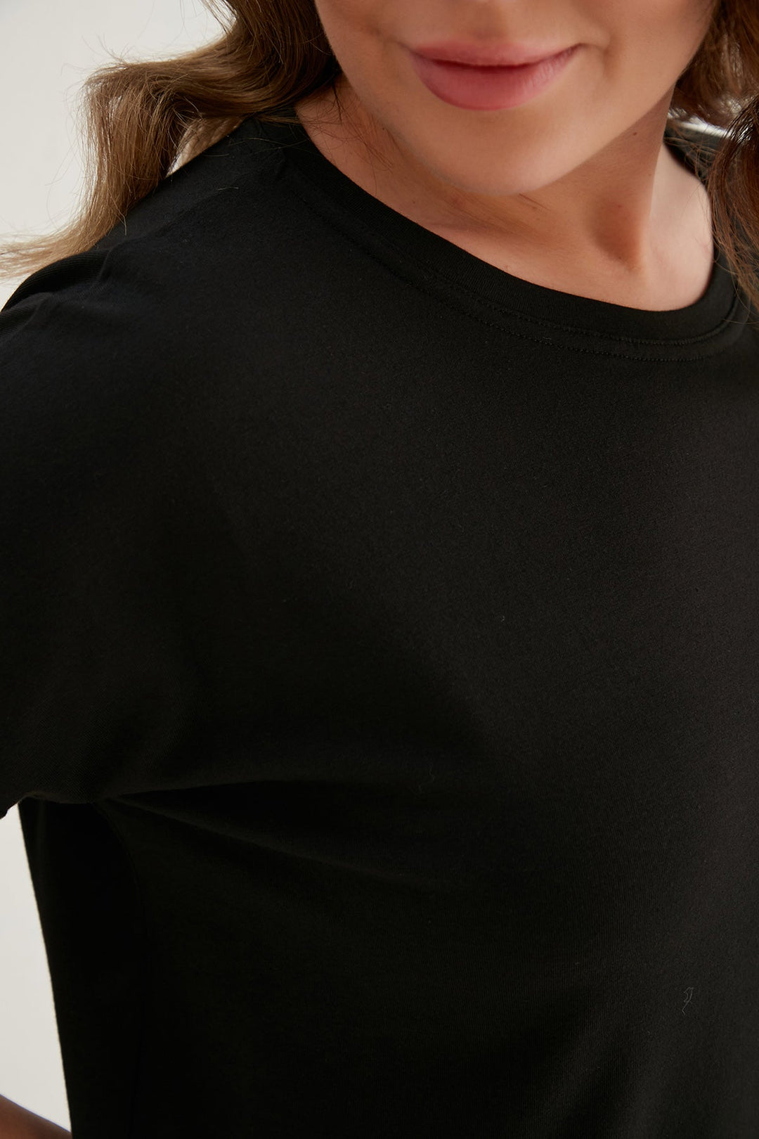 Памучен тишърт Класик - черен - My Store