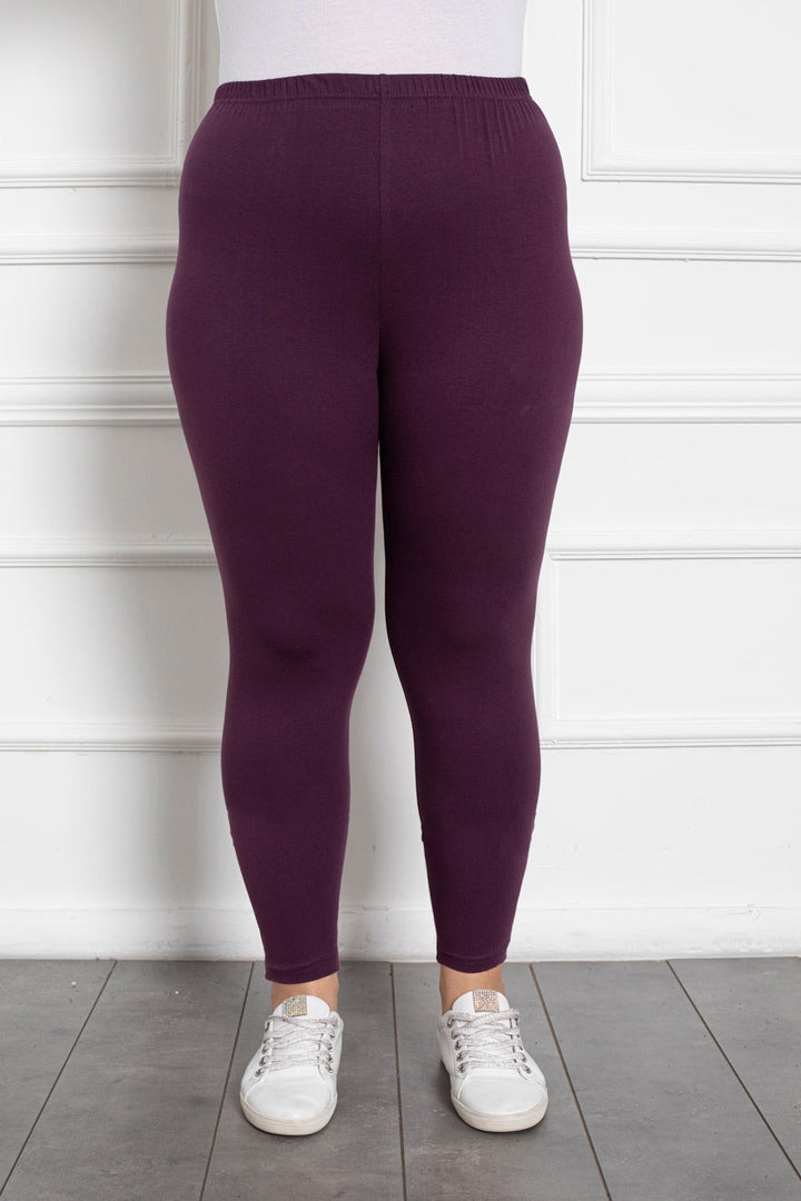 Pamučne tajice do 160 cm u bokovima – Lila