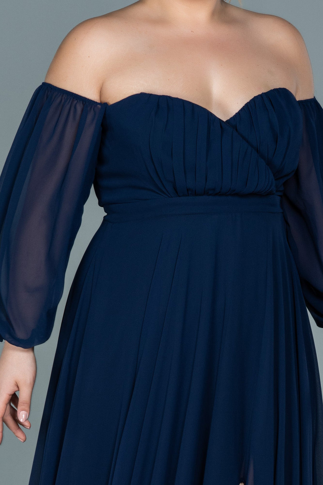 Duga haljina od šifona s lađa izrezom - tamnoplava N2597 - Moja trgovina