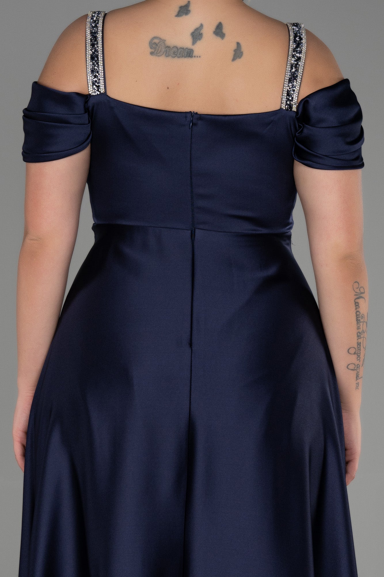Duga satenska haljina s kamenim naramenicama - tamnoplava N3277 - My Store