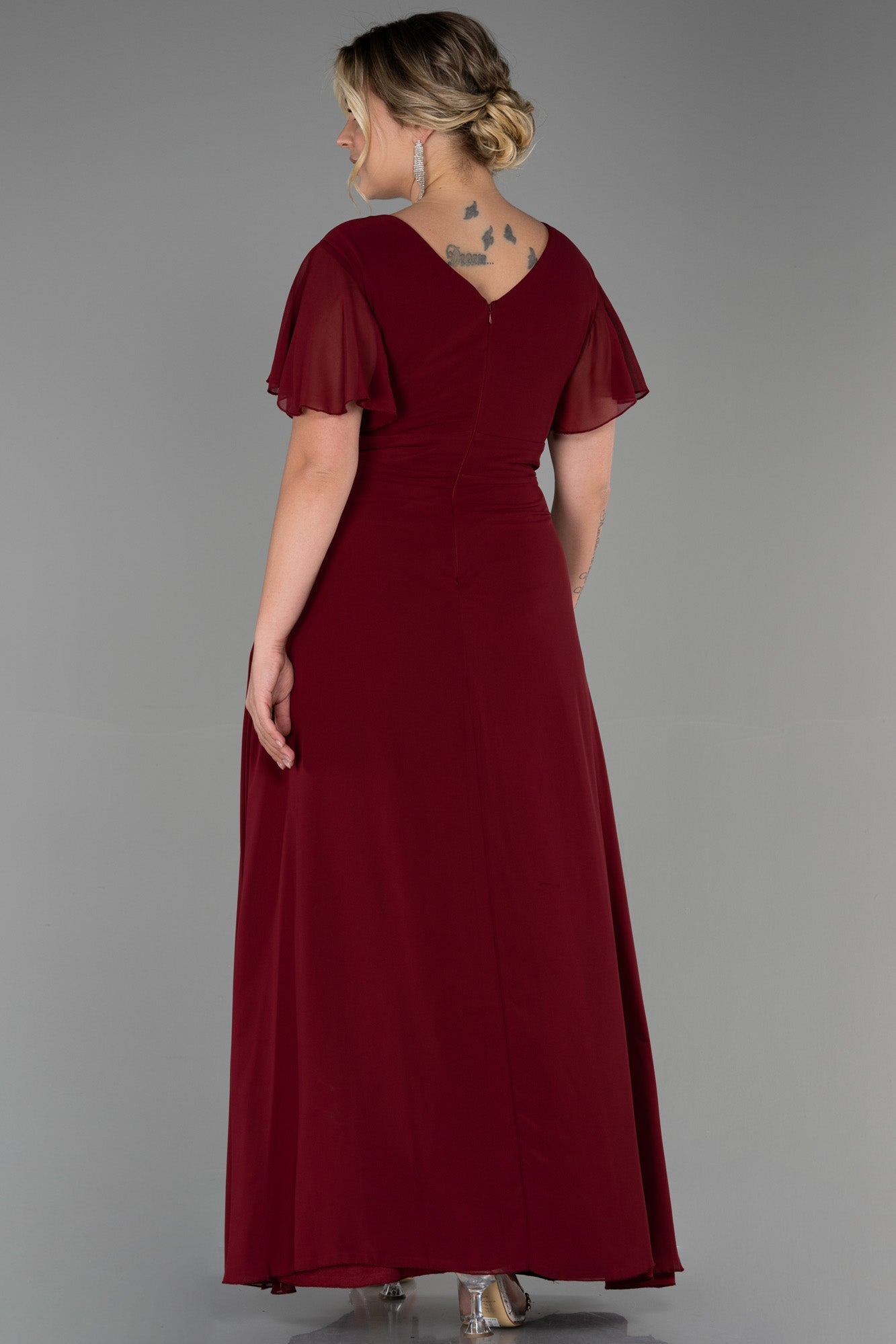 Duga vjenčanica od šifona s vezom - bordo N2308 - My Store