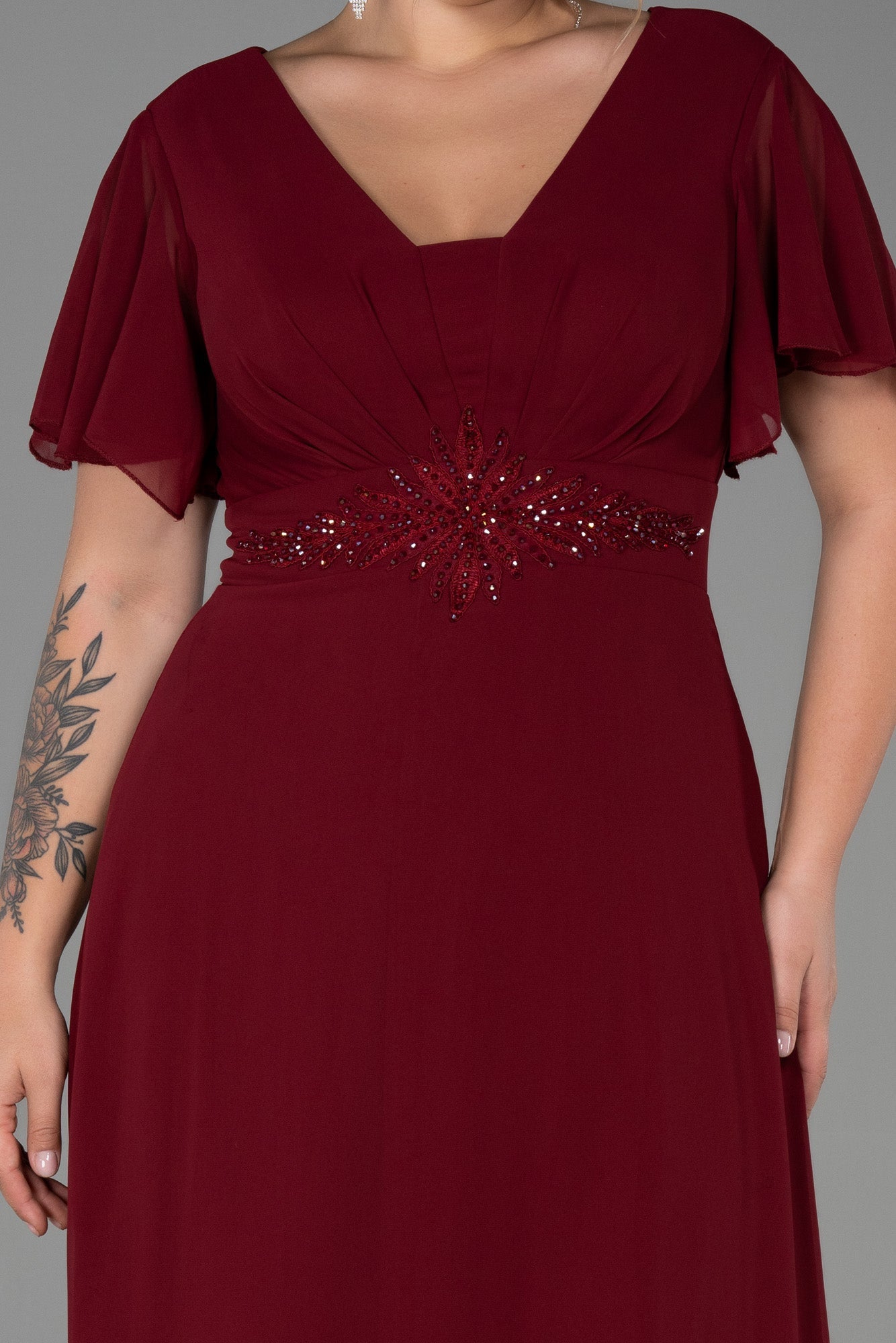 Duga vjenčanica od šifona s vezom - bordo N2308 - My Store