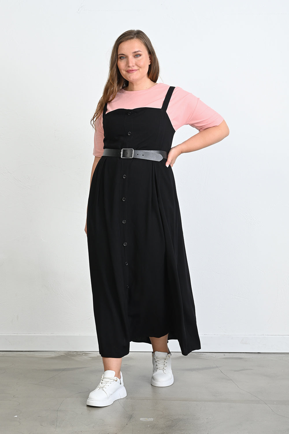 Duga haljina od viskoze s ukrasnim gumbima - Crna